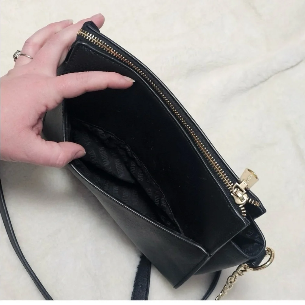 Steve Madden Elegant Black Crossbody Bag with Gold Chain